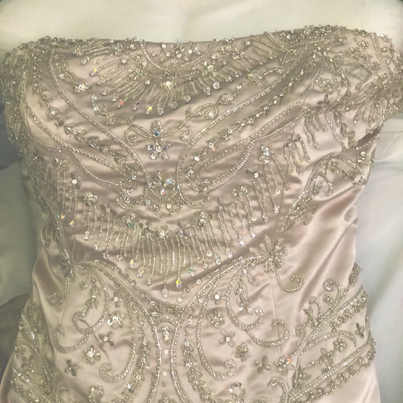 Plus Size Wedding Gown w Matching Purse & Train - Picture 3 of 9